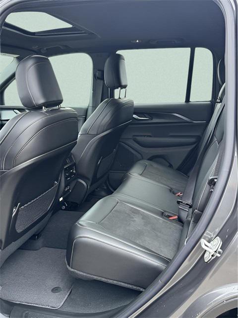 new 2025 Jeep Grand Cherokee car, priced at $38,980