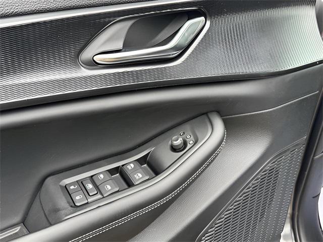 new 2025 Jeep Grand Cherokee car, priced at $38,980