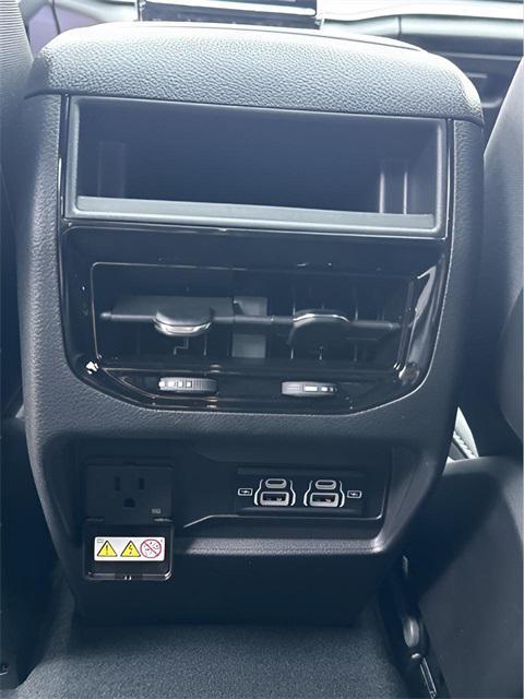 new 2025 Jeep Grand Cherokee car, priced at $38,980