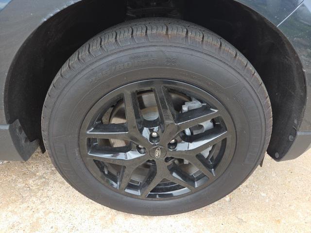 used 2024 Ford Edge car, priced at $30,450