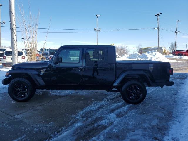 used 2022 Jeep Gladiator car, priced at $28,425