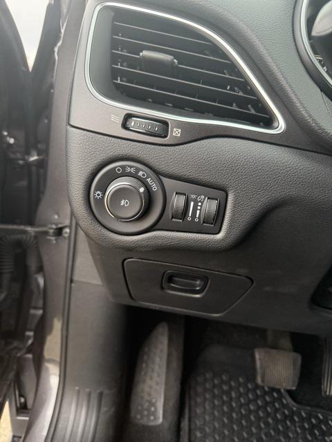 used 2022 Jeep Cherokee car, priced at $21,209