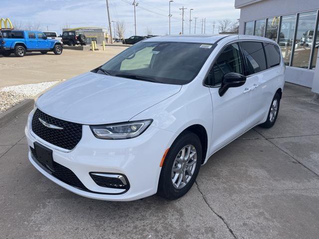 new 2024 Chrysler Pacifica car, priced at $35,550