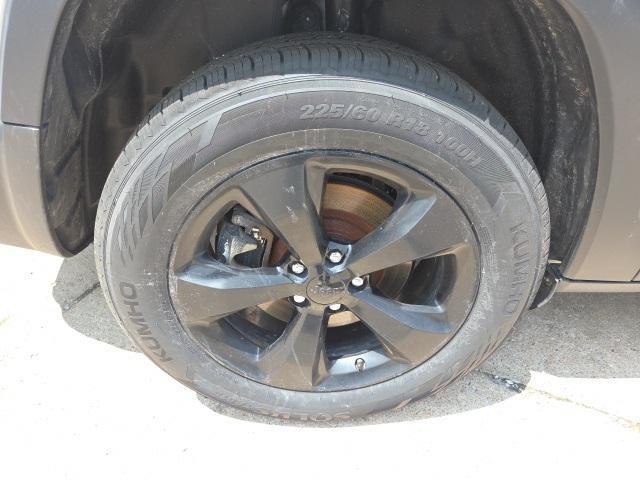 used 2020 Jeep Cherokee car, priced at $16,095