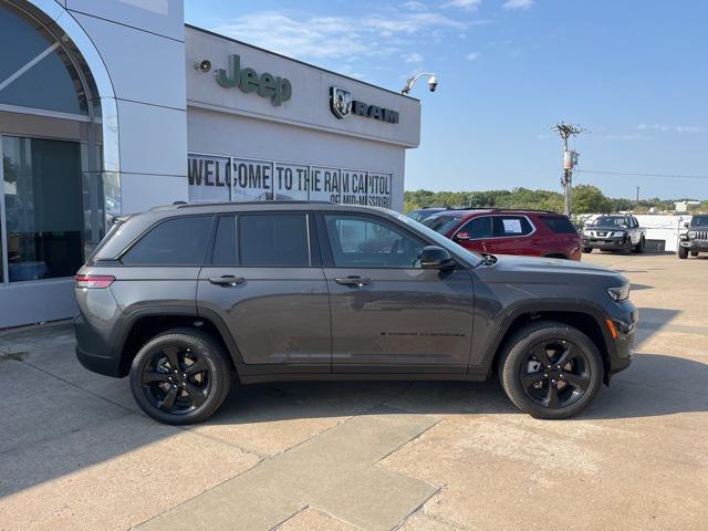 new 2025 Jeep Grand Cherokee car, priced at $47,530