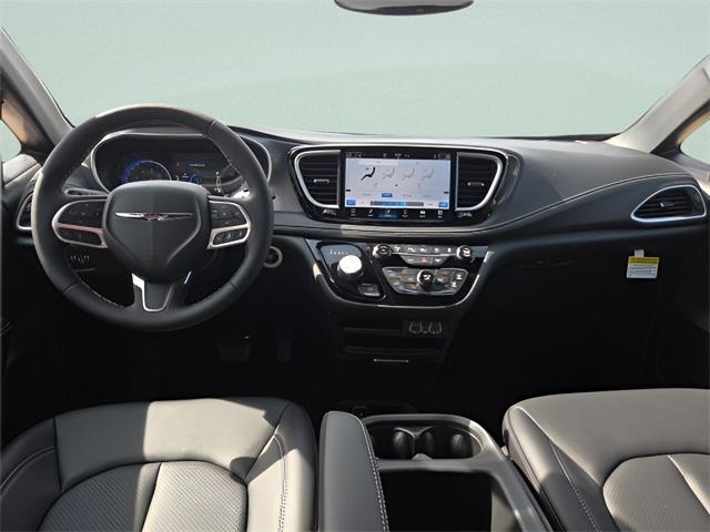 new 2025 Chrysler Pacifica car, priced at $39,220