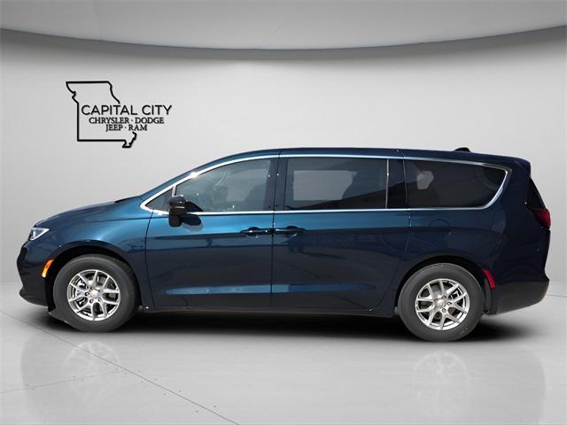 new 2025 Chrysler Pacifica car, priced at $39,220