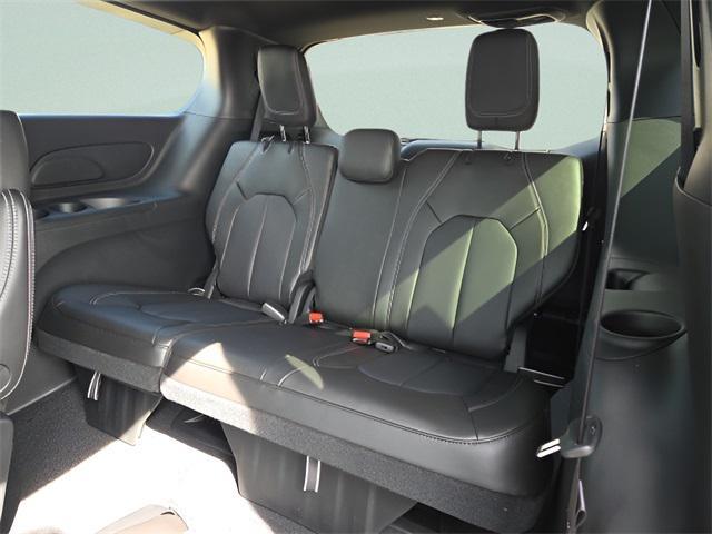 new 2025 Chrysler Pacifica car, priced at $39,220