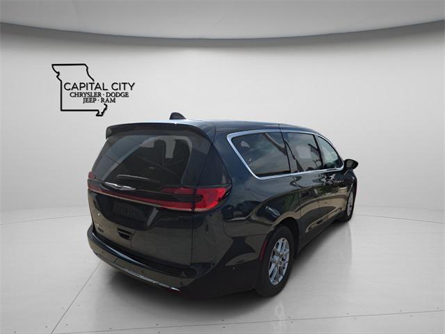 new 2025 Chrysler Pacifica car, priced at $39,220