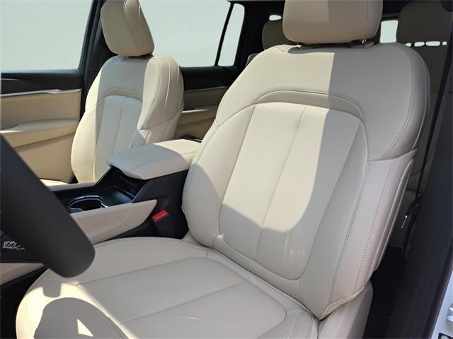 new 2025 Jeep Grand Cherokee L car, priced at $54,015