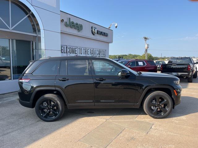 new 2025 Jeep Grand Cherokee car, priced at $46,530