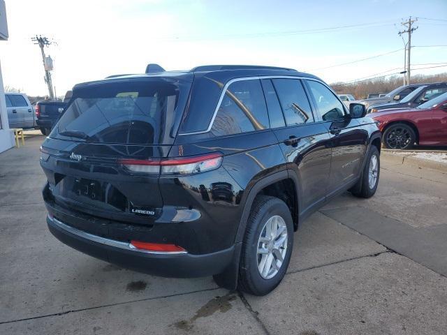 new 2025 Jeep Grand Cherokee car, priced at $38,390