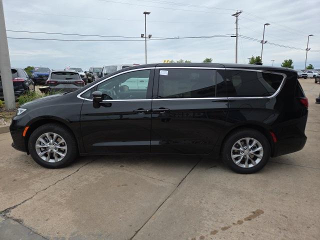 new 2025 Chrysler Pacifica car, priced at $47,360