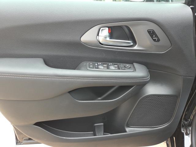 new 2025 Chrysler Pacifica car, priced at $47,360