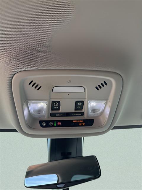 used 2020 Chevrolet Traverse car, priced at $22,296