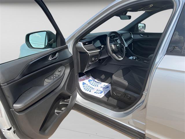 new 2025 Jeep Grand Cherokee L car, priced at $36,625