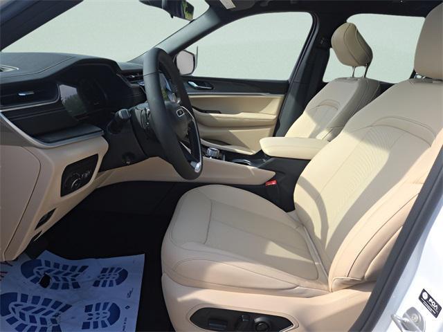 new 2025 Jeep Grand Cherokee car, priced at $46,815