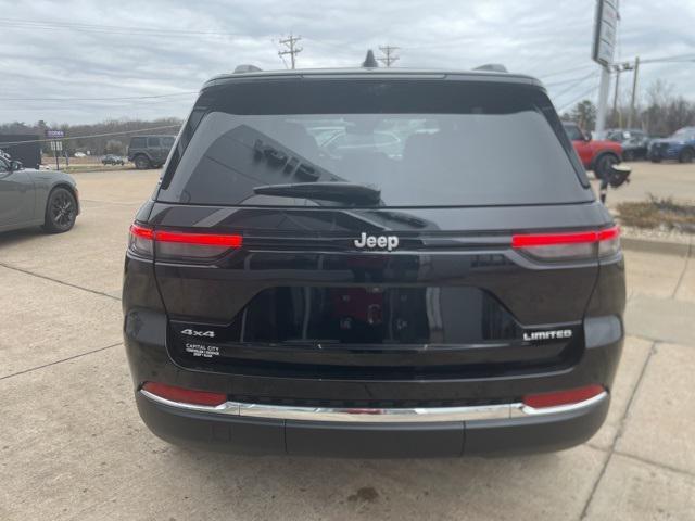 new 2024 Jeep Grand Cherokee car, priced at $38,235