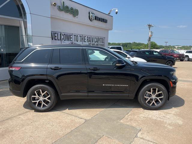 new 2024 Jeep Grand Cherokee car, priced at $44,235