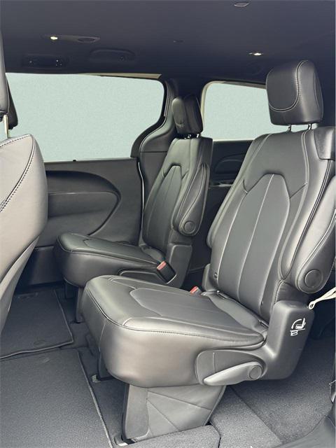new 2026 Chrysler Pacifica car, priced at $36,315