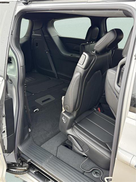 new 2026 Chrysler Pacifica car, priced at $36,315