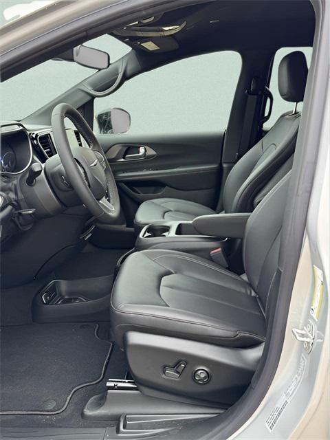 new 2026 Chrysler Pacifica car, priced at $36,315
