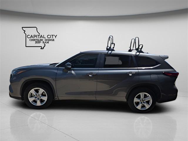 used 2023 Toyota Highlander car, priced at $33,322