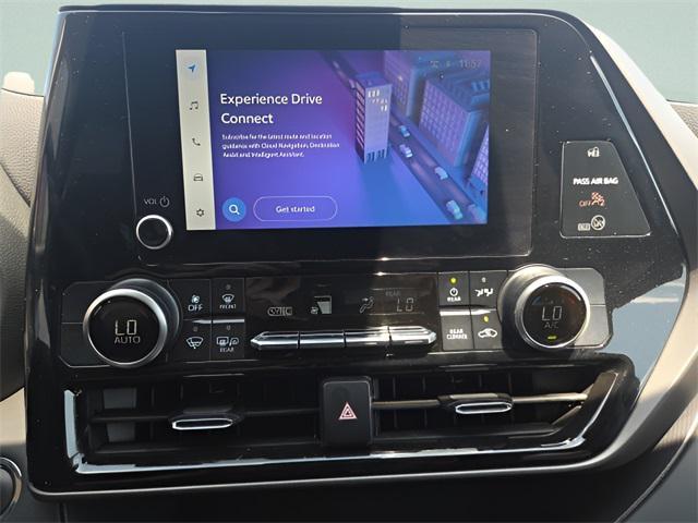used 2023 Toyota Highlander car, priced at $33,322
