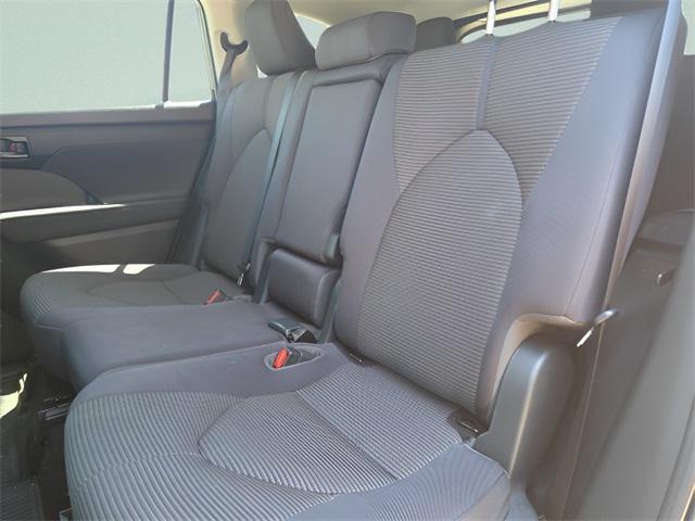 used 2023 Toyota Highlander car, priced at $33,322