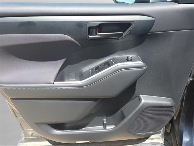 used 2023 Toyota Highlander car, priced at $33,322