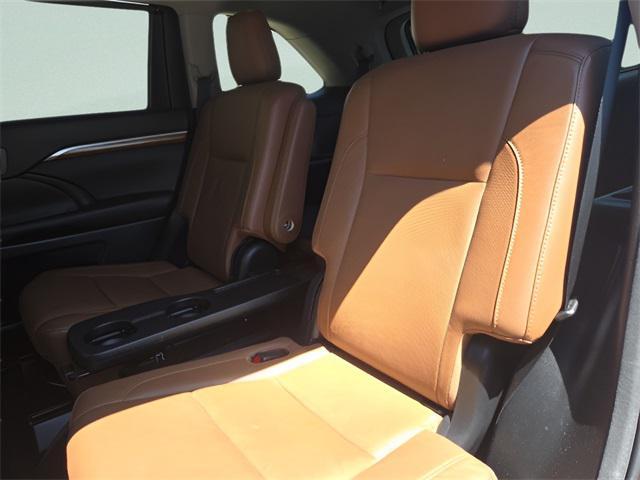 used 2017 Toyota Highlander car, priced at $17,381