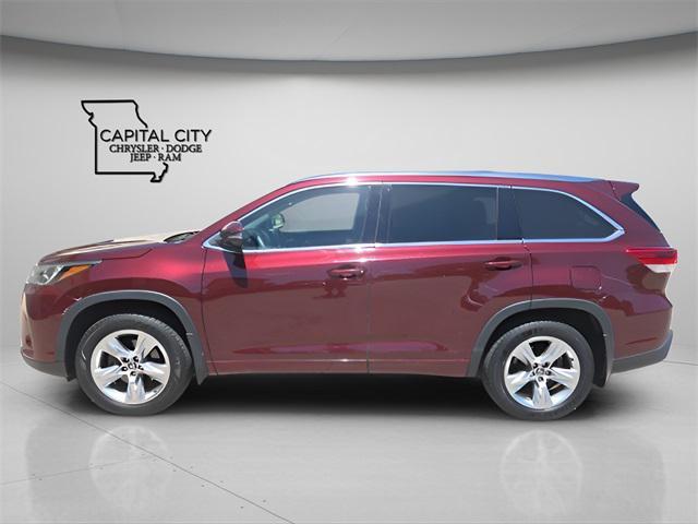 used 2017 Toyota Highlander car, priced at $17,381