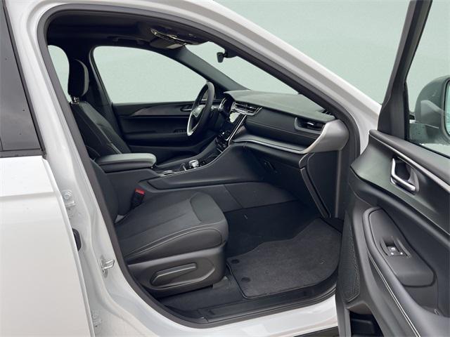 used 2025 Jeep Grand Cherokee L car, priced at $34,400