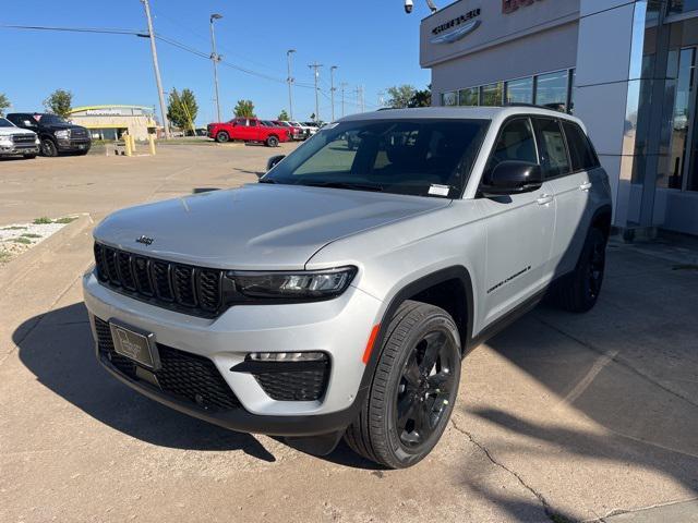 new 2025 Jeep Grand Cherokee car, priced at $50,955