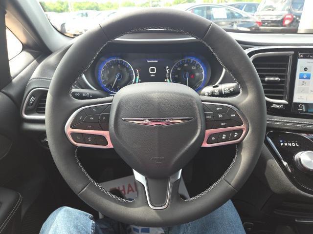 new 2025 Chrysler Pacifica car, priced at $42,527