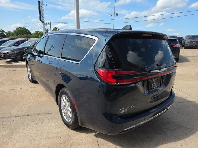 new 2025 Chrysler Pacifica car, priced at $42,527