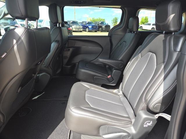 new 2025 Chrysler Pacifica car, priced at $42,527