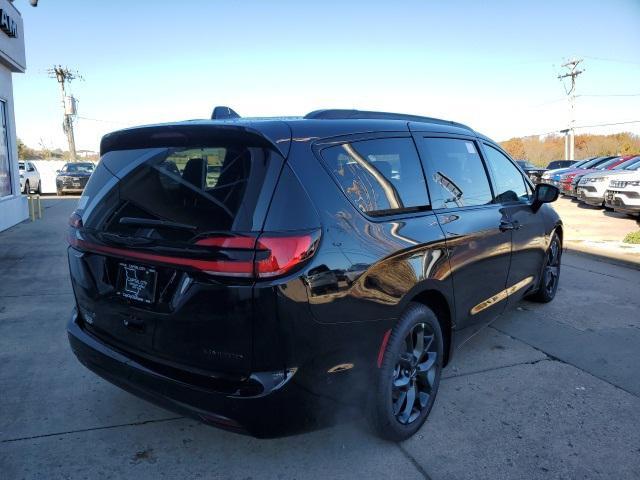 new 2025 Chrysler Pacifica car, priced at $49,870