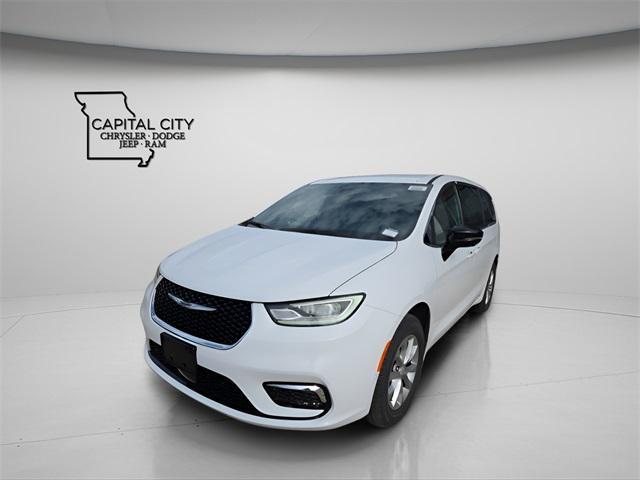 new 2025 Chrysler Pacifica car, priced at $41,720