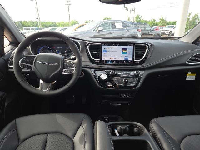 new 2025 Chrysler Pacifica car, priced at $41,720