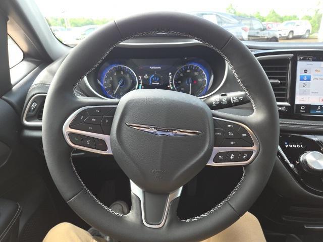 new 2025 Chrysler Pacifica car, priced at $41,720