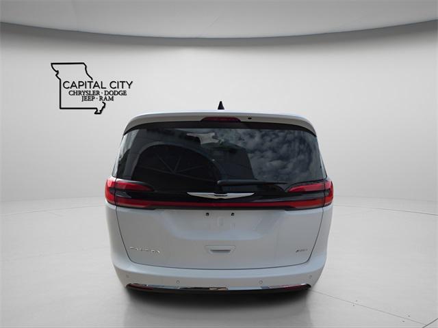 new 2025 Chrysler Pacifica car, priced at $41,720