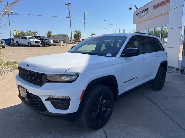 new 2025 Jeep Grand Cherokee car, priced at $45,935