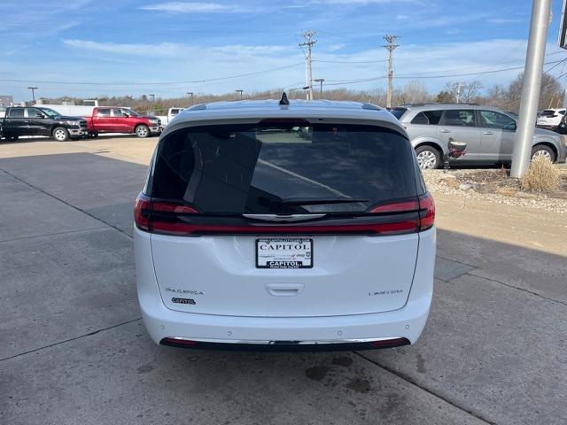 new 2024 Chrysler Pacifica car, priced at $45,511