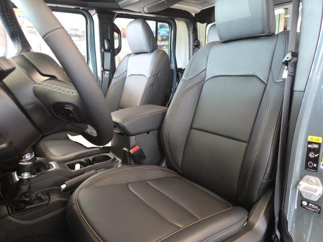 new 2025 Jeep Gladiator car, priced at $41,435