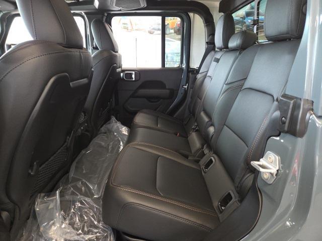 new 2025 Jeep Gladiator car, priced at $41,435