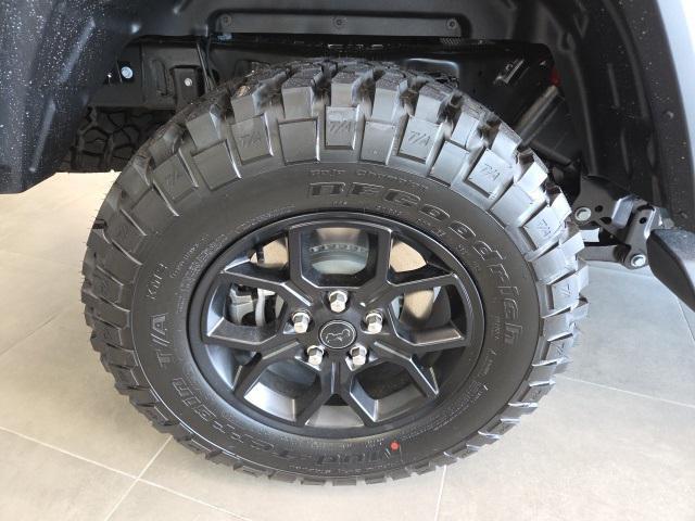 new 2025 Jeep Gladiator car, priced at $41,435