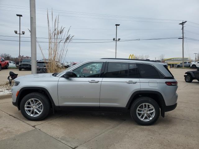 new 2025 Jeep Grand Cherokee car, priced at $45,390