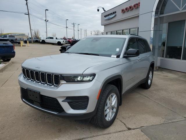 new 2025 Jeep Grand Cherokee car, priced at $45,390