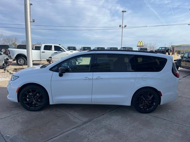 new 2024 Chrysler Pacifica car, priced at $51,393